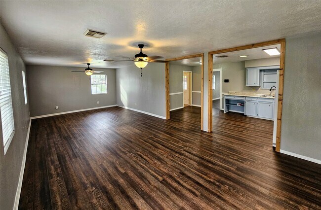 Foto del edificio - 1131 County Rd 515