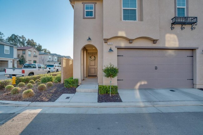 Building Photo - 1570 Nabors Dr