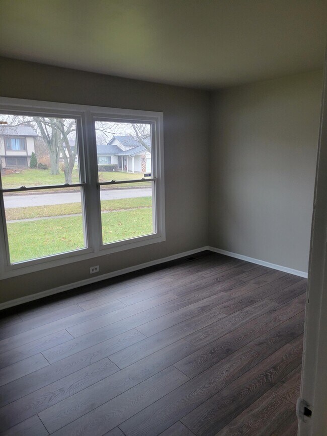 Building Photo - 500 Barrington Ct