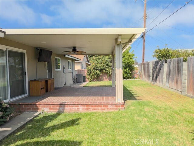 Building Photo - 1317 W Baker Ave