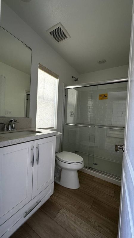 Foto del edificio - 2539 Warner St