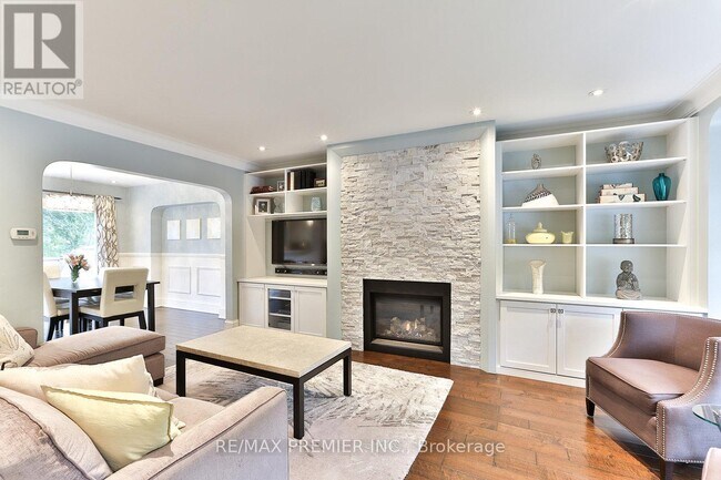 Photo du bâtiment - 684 Eglinton Ave E