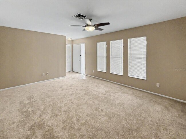 Foto del edificio - 5365 Winewood Dr