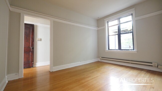 Foto del edificio - 723 W Barry Ave