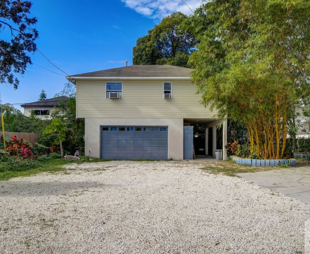 Primary Photo - 1209 Formosa Ave