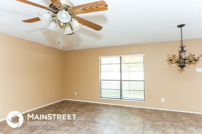 Building Photo - 6412 Sandhurst Ln E