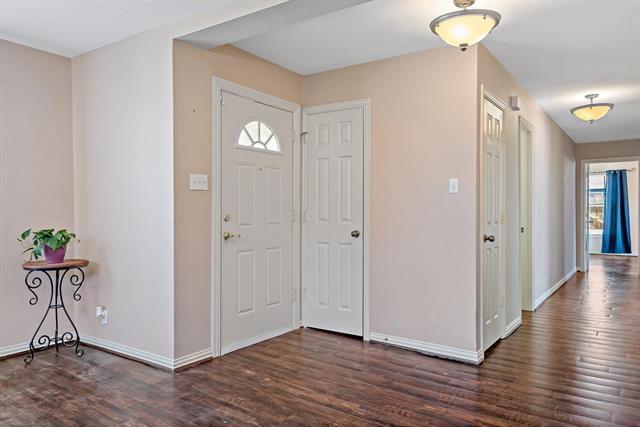 Foto del edificio - 506 E Alexander Ln
