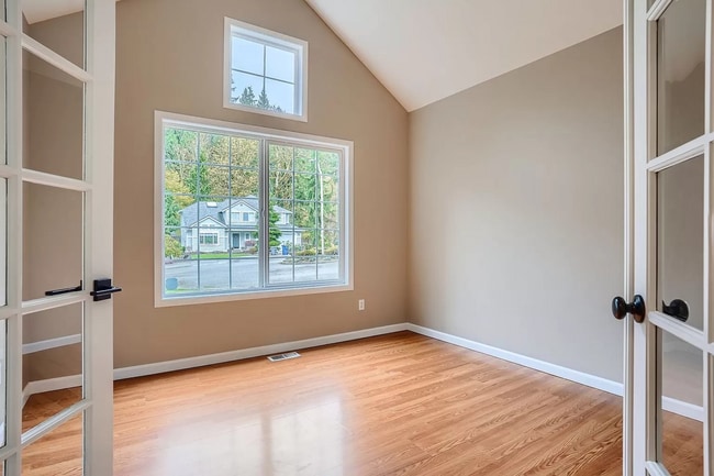 Building Photo - 1405 SW 13th Pl