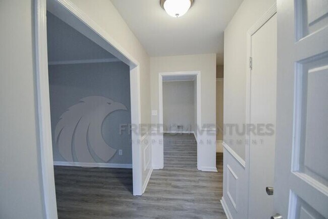 Building Photo - 1409 Oak Terrace, Birmingham, AL 35235