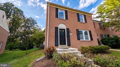 Building Photo - 12140 Bentridge Pl