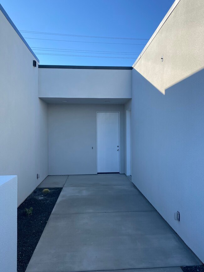 Foto del edificio - 3155-3152 E San Juan Rd