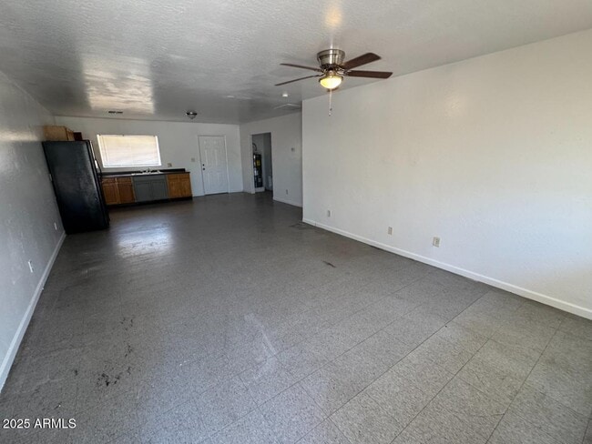 Foto del edificio - 1331 E Pueblo Ave
