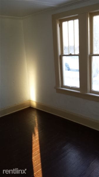 Primary Photo - 1402 Lincoln Way W