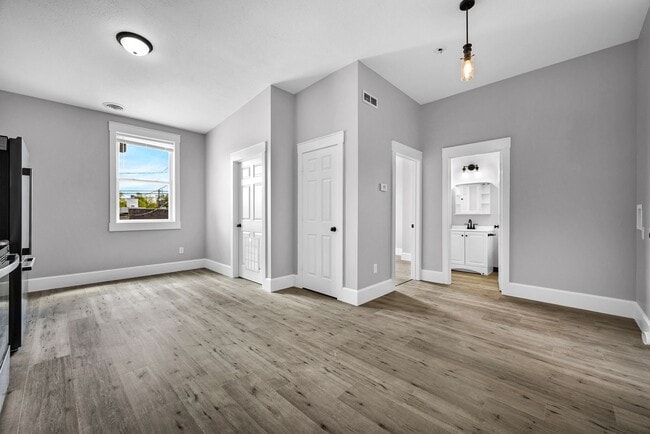 Foto del edificio - BRAND NEW! 2 Bedroom/1 Bathroom Unit For Lease in Delavan, Illinois