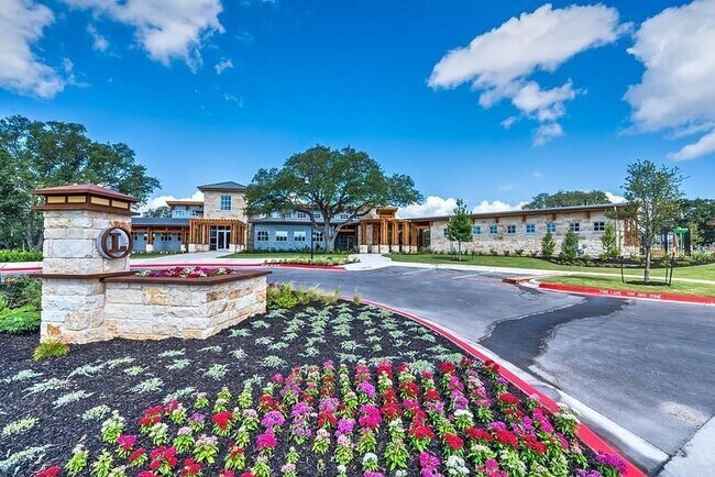 Building Photo - 420 Staunton Dr
