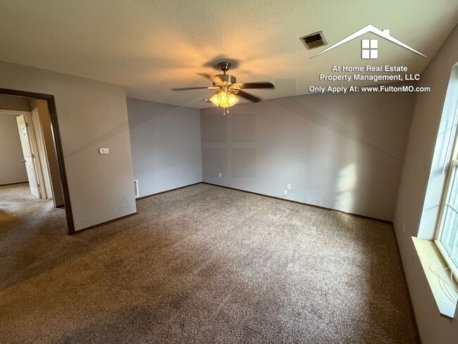 Building Photo - 541 Collier Ln