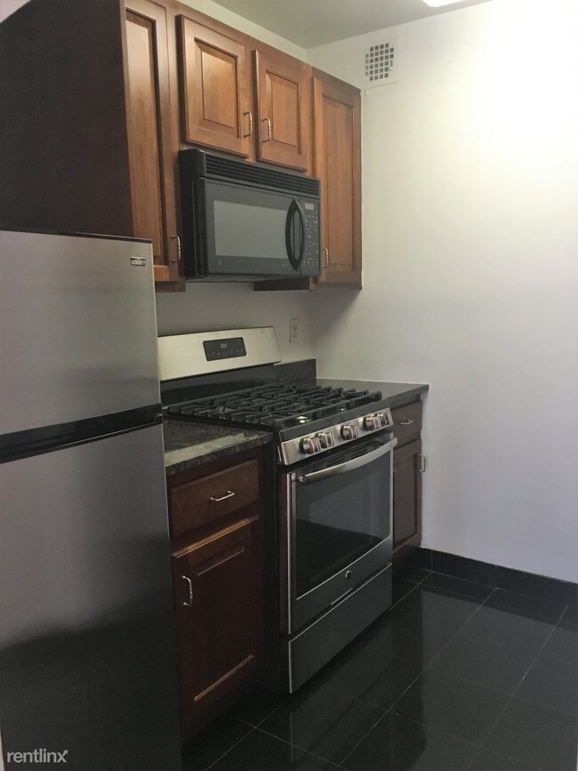 Building Photo - 2 br, 2 bath Apartment - 321 W 82nd St