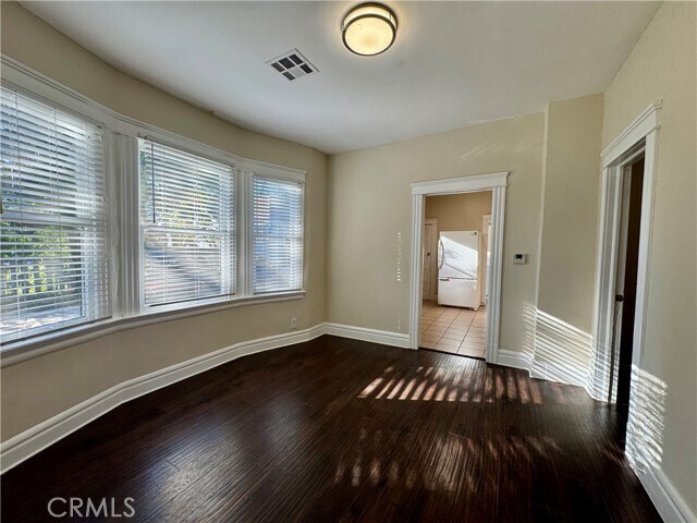 Foto del edificio - 533 E Villa St