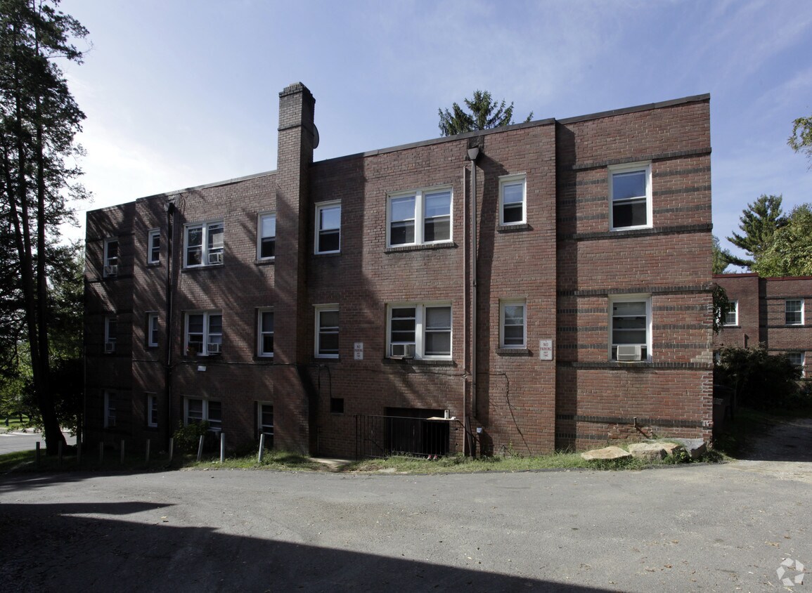 Foto del edificio - 4585 Macarthur Blvd NW