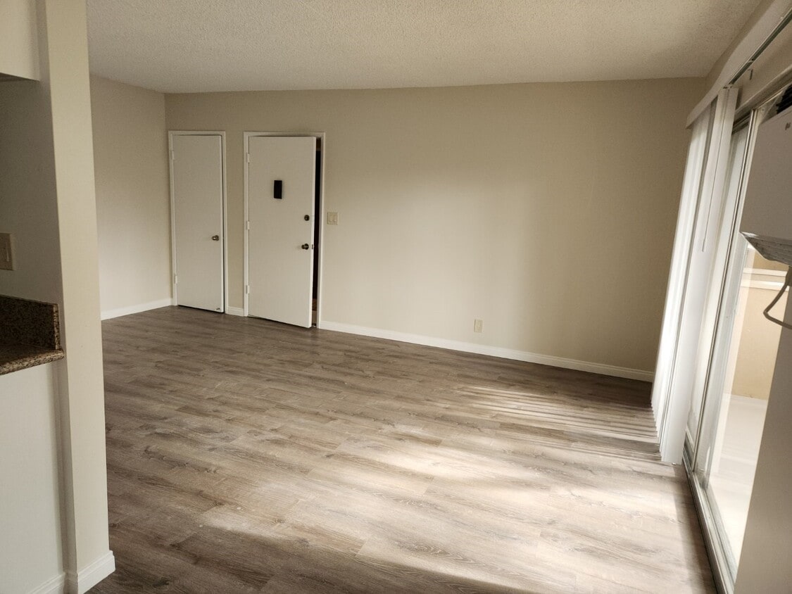 Primary Photo - 174 N Mar Vista Ave