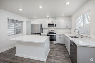 Interior Photo - Isles