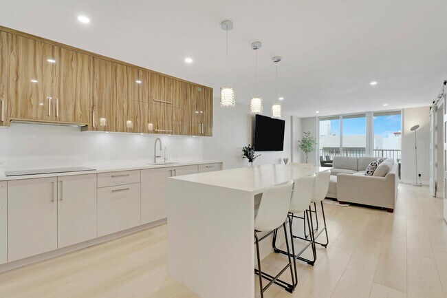 Foto del edificio - 3540 S Ocean Blvd