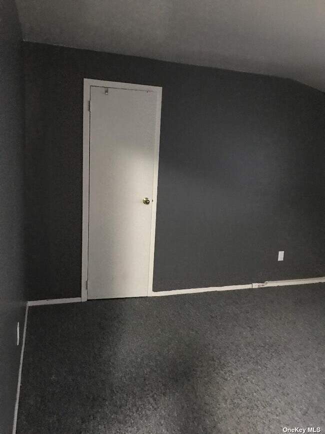 Building Photo - 53 Arlyn Dr E