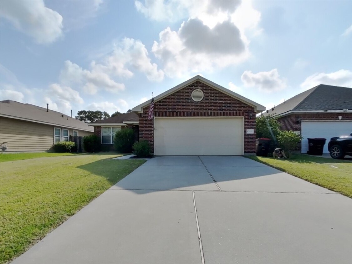 Foto principal - 12030 Green Bluff Ct