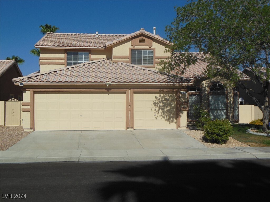 Primary Photo - 3105 N St Tropez St