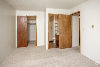 2BR, 2BA - 850 SF - Westwood Apartments