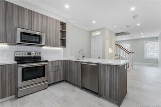 Building Photo - 1990 Bronson Rd