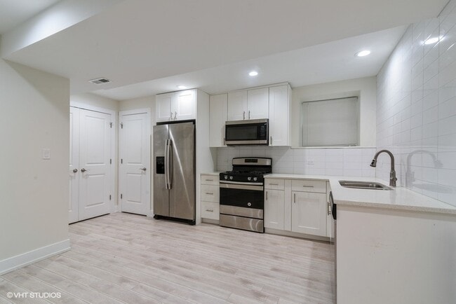 Foto del edificio - 1914 W Crystal St