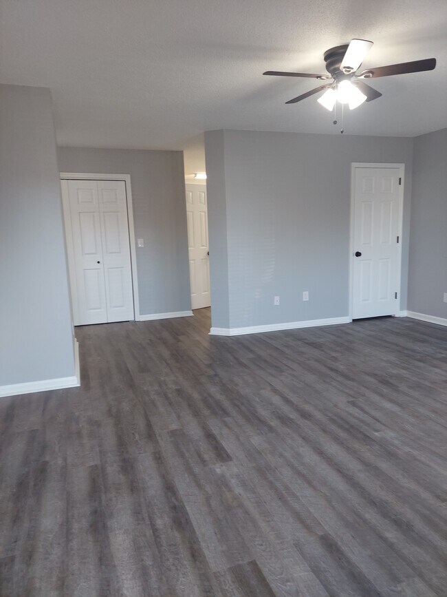 Sala de estar - 115 Shearer St