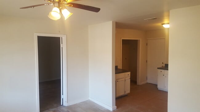 Building Photo - 1647 Bridgeport Dr NW