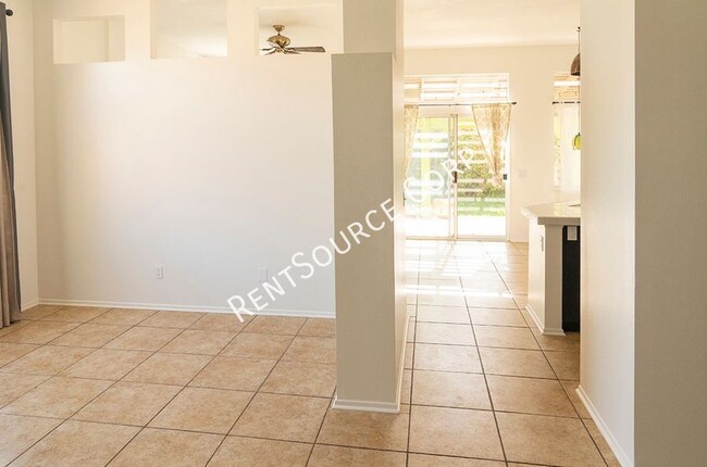 Foto del edificio - 3 Bedroom Single Story Home for Rent in We...