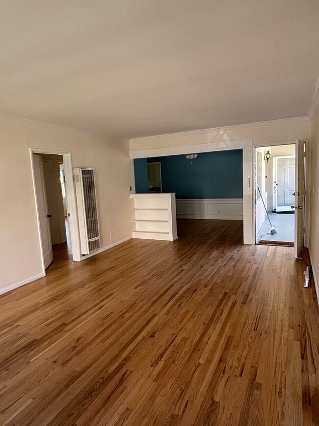 Photo - 10316 Almayo Ave (Los Angeles, CA) Apartment