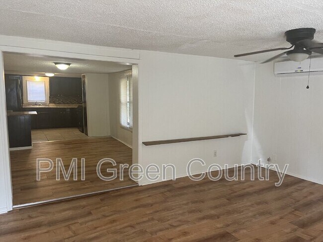 Building Photo - 209 W Magnolia St