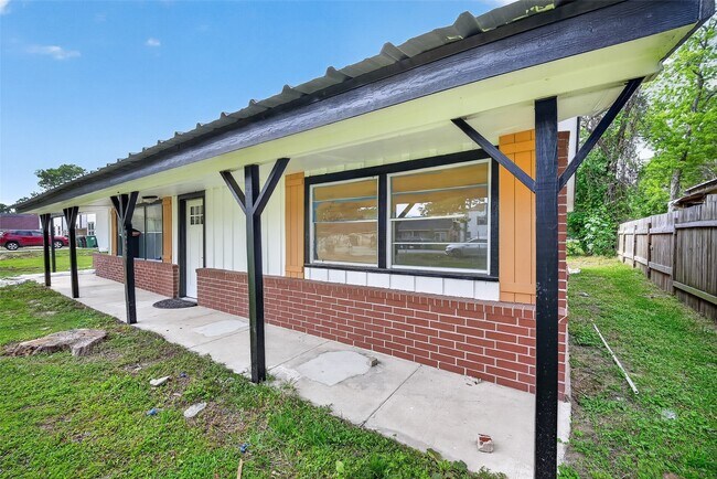 Foto del edificio - 8221 Bigwood St
