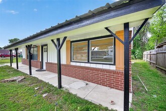 Building Photo - 8221 Bigwood St