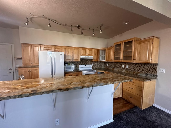 Building Photo - 22855 E Country Vista Dr