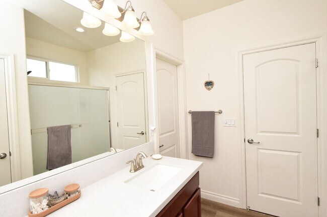 Foto del edificio - Cold Springs Beauty with View and RV Parking