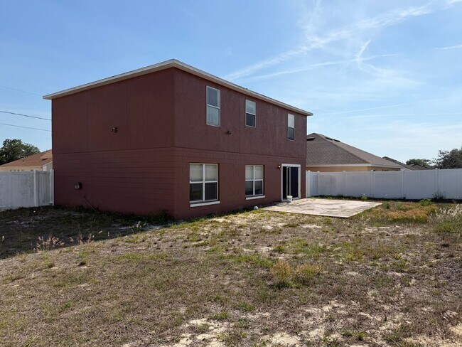 Foto del edificio - Large 2-Story 4 Bedroom 2.5 Bathroom House w/ Fenced in Yard - For Rent