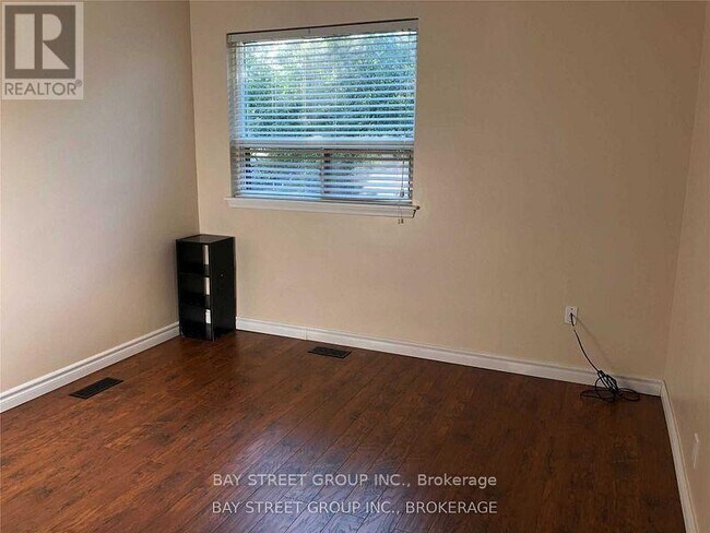 Photo du bâtiment - 241 Taylor Mills Dr N