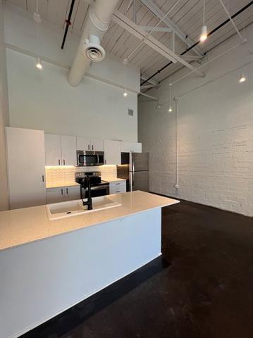 Foto del edificio - 3012 Clover St