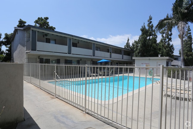 Building Photo - Park Royal Apartments