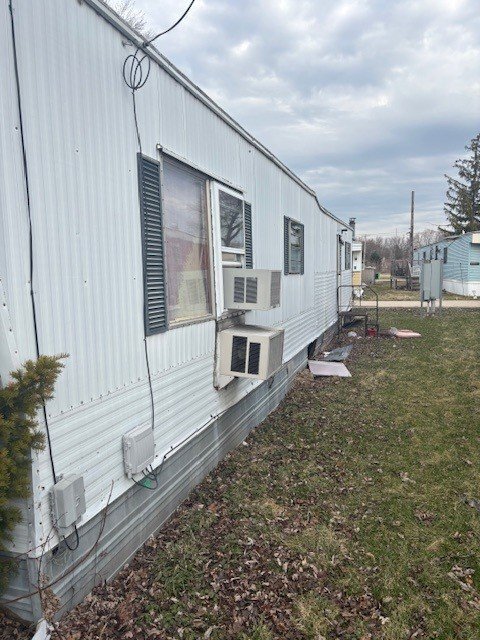 Building Photo - 6384 Oakwood Dr
