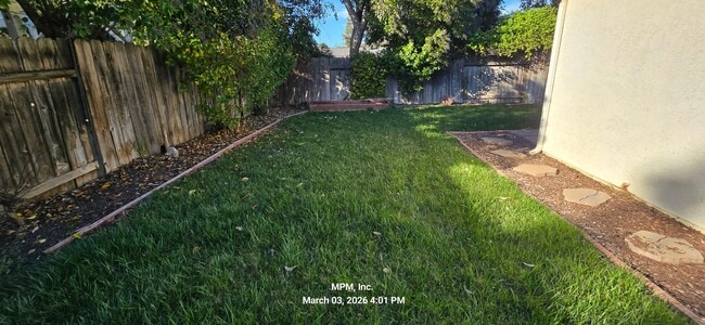 Building Photo - 3 bedroon 2 bath home