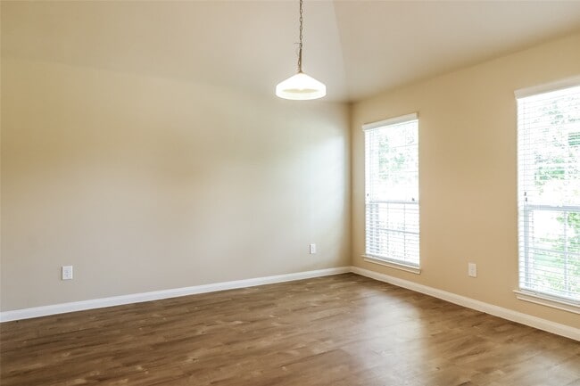 Foto del edificio - 12513 Walden Rd