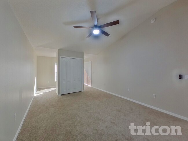 Foto del edificio - 1181 Creekview Ct