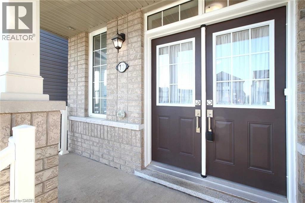 Building Photo - 13 Honey Comb Tr